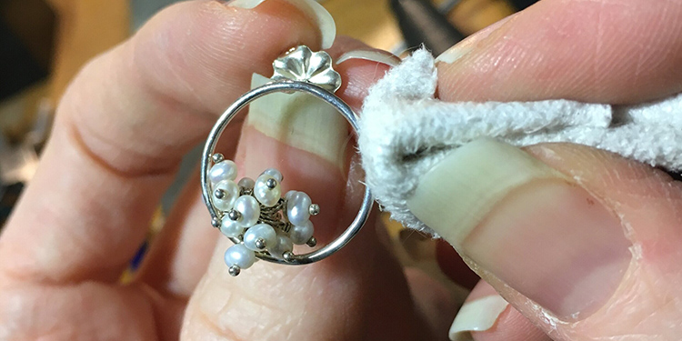 how to clean and store pearl ring